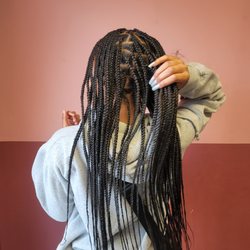 Lovina's African Braids & Salon - Knoless braids