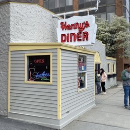HENRYS DINER Updated July 2025 285 Photos 363 Reviews 155 Bank