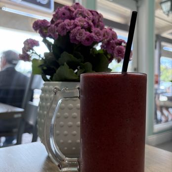 Gentle Giant - Berry Berry Shake - Breakfast & Brunch Near Me - Mission Viejo, California Gentle Giant - Berry Berry Shake - Breakfast & Brunch Near Me - Mission Viejo, California