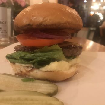 Hostel Cafe - Delicious Cheeseburger! - Breakfast & Brunch Near Me - Portland, Oregon