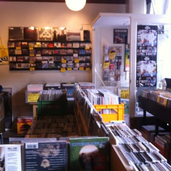 Runtrunt - Interiör från Runtrunt. - Vinyl Records Near Me - Stockholm, Alberta Runtrunt - Interiör från Runtrunt. - Vinyl Records Near Me - Stockholm, Alberta