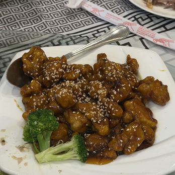 Hon Kee BBQ & Seafood - Sesame chicken - Barbeque Near Me - Chicago, Illinois