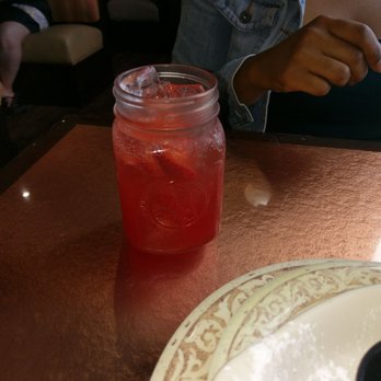 Another Broken Egg Cafe - Strawberry cocktail - Breakfast & Brunch Near Me - Houston, Texas