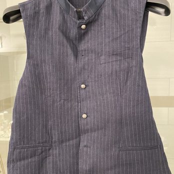 American Van Lines - Vest that should have gone in a wardrobe box - Movers Near Me - Pompano Beach, Florida