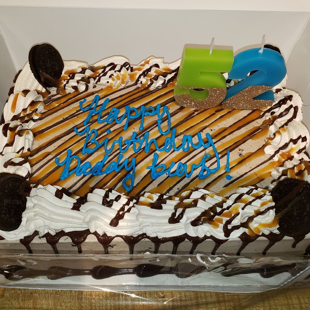 Baskin-Robbins - Everything looked good except "bear" it was rushed bummer cause it was a $60 cake, but still taste bomb lol - Ice Cream & Frozen Yogurt Near Me - Fontana, California