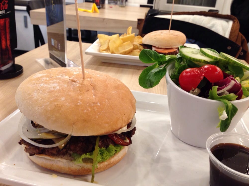 MEAT IN BUN 17 Photos & 15 Reviews Kapuzinerstr. 31, München