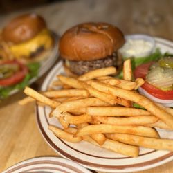 Julian Cafe - Cafe burger