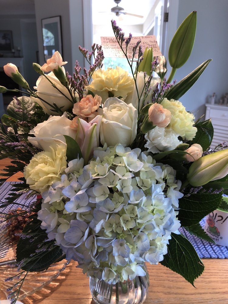 THE ROSE & VINE Updated June 2024 102 Photos 1602 Newcastle St