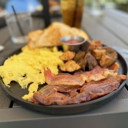 Coal Town Public House - Egg Platter with bacon, sour dough bread and amazing hash potatoes.