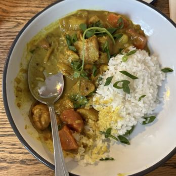 Scrag & Roe - Coconut curry with chicken - Salad Near Me - Waitsfield, Vermont Scrag & Roe - Coconut curry with chicken - Salad Near Me - Waitsfield, Vermont