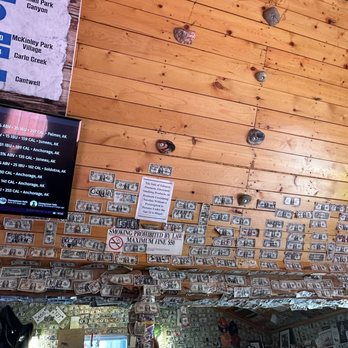 Panorama Pizza Pub - Unique deco - Pizza Near Me - Healy, Alaska