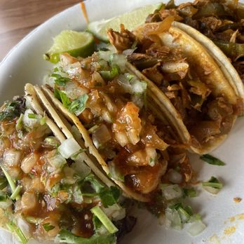 Lilly's Tacos - Tacos de cabeza and pollo - Mexican Near Me - Goleta, California Lilly's Tacos - Tacos de cabeza and pollo - Mexican Near Me - Goleta, California
