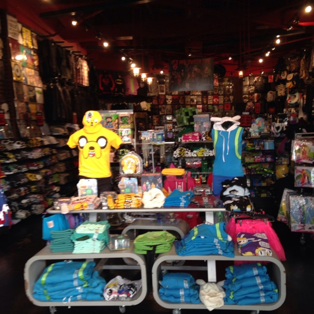Hot Topic - Women's Clothing Near Me - Chesapeake, Virginia