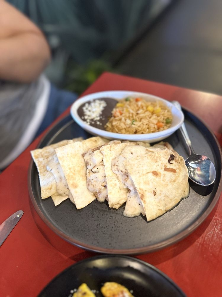 Frida’s Kitchen & Bar