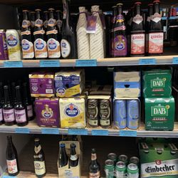 Oliver's Beverage Center - German beer shelf: Erdinger, 'Schneider Weisse'