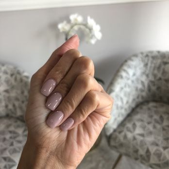 Linh's Luxe Nails - Nail Salons Near Me - Houston, Texas