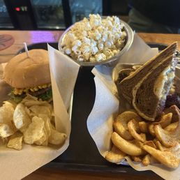 Elote Burger