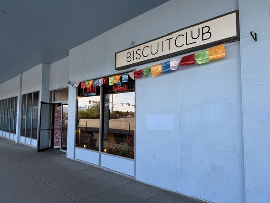 Biscuitclub by null