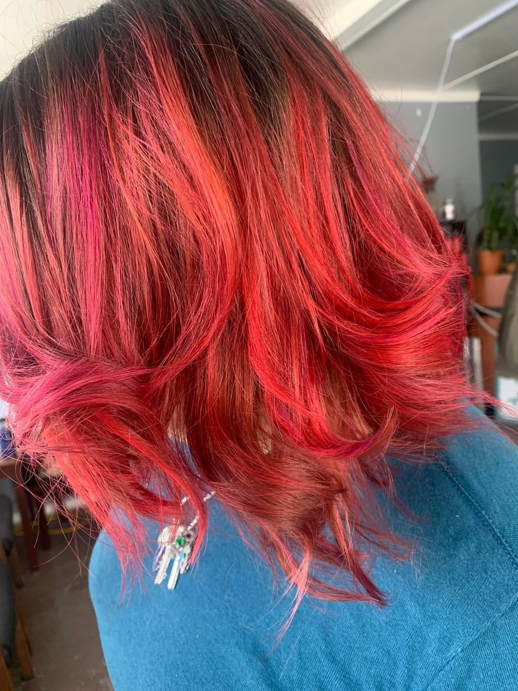 Hair By Ashleylynn Logo