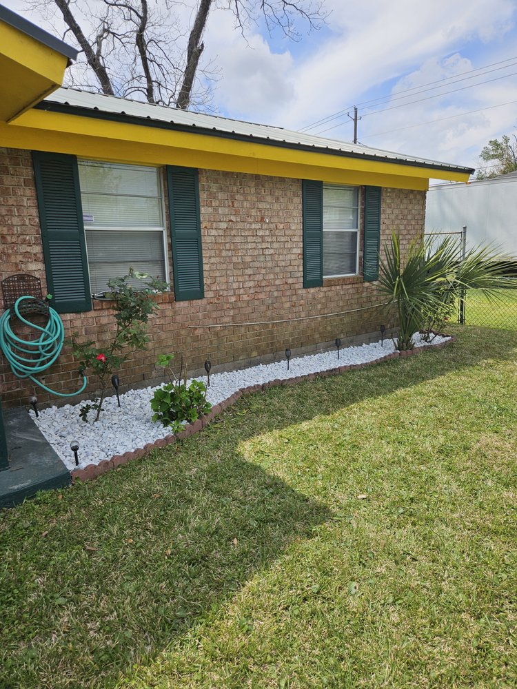 Royal Rhodes Lawn Service - tree service in Savannah, GA