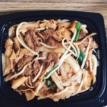 Leo's Kitchen - Beef chow fun (dry) - Chinese Near Me - Roseville, California