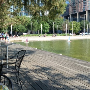 Discovery Green - Deck area beside "pond" - Parks Near Me - Houston, Texas Discovery Green - Deck area beside "pond" - Parks Near Me - Houston, Texas