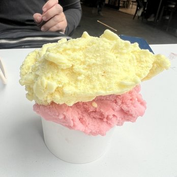 Zaza Espresso Bar - Vanilla and strawberry gelato - Coffee & Tea Near Me - Toronto, Ontario Zaza Espresso Bar - Vanilla and strawberry gelato - Coffee & Tea Near Me - Toronto, Ontario