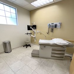 Family Medicine - Dignity Health Medical Group - Exam room