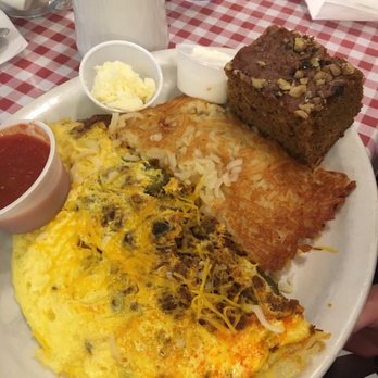 Blondie's Barn - Omelette with chorizo and lots of jalapeños - Breakfast & Brunch Near Me - Haslett, Michigan Blondie's Barn - Omelette with chorizo and lots of jalapeños - Breakfast & Brunch Near Me - Haslett, Michigan