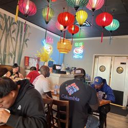 Saigon Noodles - Dining room