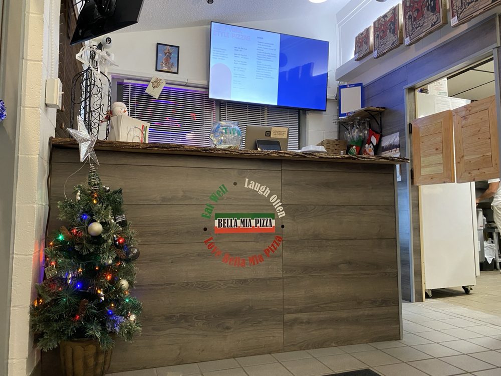 BELLA MIA PIZZA LIBERTY 235 W Swannanoa Ave, Liberty, North Carolina