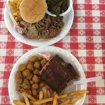 Delauders  BBQ - Pulled pork and ribs - Barbeque Near Me - Sevierville, Tennessee