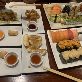 Oishi Sushi - Calamari, Japanese Gyoza, Shrimp Shumai, Mexican Roll, summer roll, Avocado Sushi - Sushi Bars Near Me - Willowbrook, Illinois