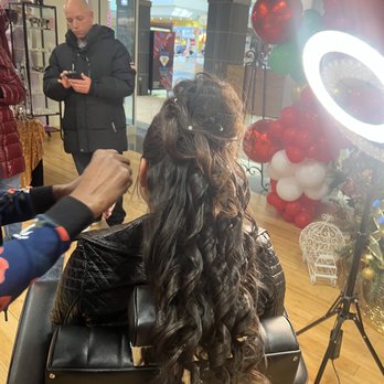 Creativefaces Salon & Boutique - Hair Salons Near Me - Manchester, Connecticut