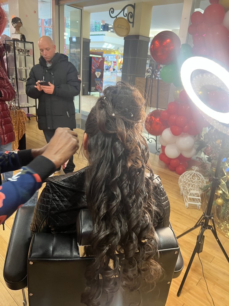 CREATIVEFACES SALON & BOUTIQUE Request an Appointment 13 Photos