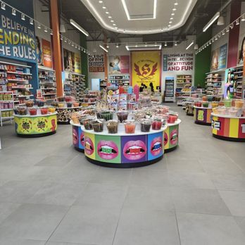 IT'Sugar - Inside - Candy Stores Near Me - Dania Beach, Florida IT'Sugar - Inside - Candy Stores Near Me - Dania Beach, Florida