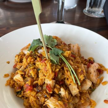 Bahama Breeze - Chicken and shrimp bowl - Bars Near Me - Miami, Florida Bahama Breeze - Chicken and shrimp bowl - Bars Near Me - Miami, Florida