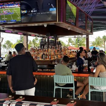 Regatta Grove - Cocktail Bars Near Me - Miami, Florida