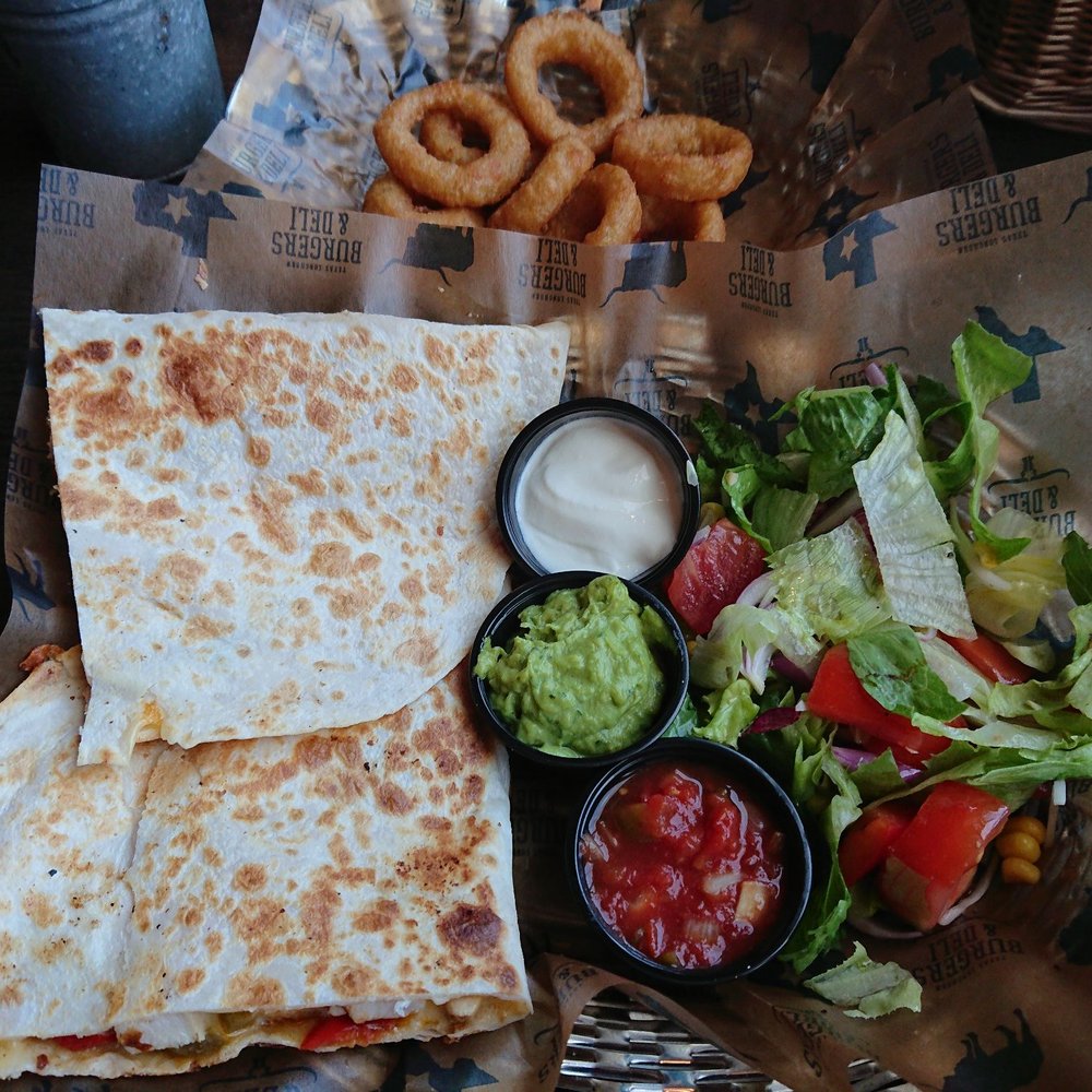 Texas Longhorn - Chicken Quesidillas. Amazing, delicious and hit the spot with the salsa and guacamole taste. - Barbeque Near Me - Danderyd, Alberta Texas Longhorn - Chicken Quesidillas. Amazing, delicious and hit the spot with the salsa and guacamole taste. - Barbeque Near Me - Danderyd, Alberta