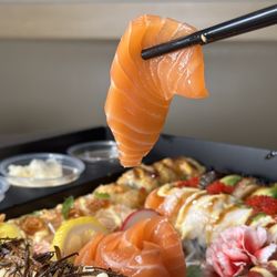Shodo Sushi - salmon sushi closeup