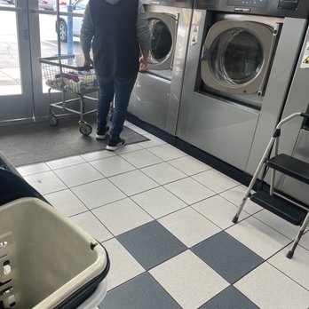 Superior Laundry - Bassett - Laundromat Near Me - La Puente, California Superior Laundry - Bassett - Laundromat Near Me - La Puente, California