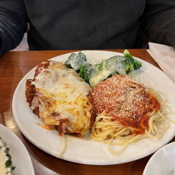 Pasghetti's - Chicken parmigiana - Italian Near Me - Branson, Missouri Pasghetti's - Chicken parmigiana - Italian Near Me - Branson, Missouri
