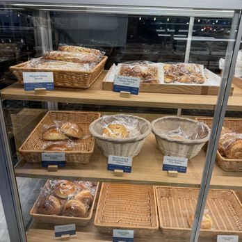 Paris Baguette - Paris Baguette - Cary has less choices at night. - Bakeries Near Me - Cary, North Carolina