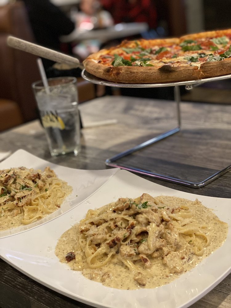Mamma Mia Restaurant and Bar