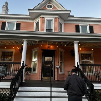 Bell House Restaurant - the front of the building - American Near Me - Shelbyville, Kentucky
