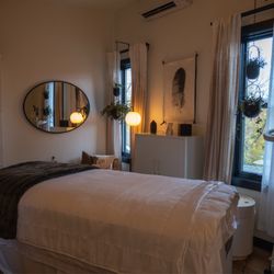 Hive Plus Honey Spa - Settle in... we've got you from here.