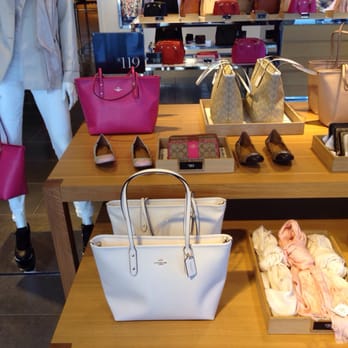 Coach Outlet - Spring - Outlet Stores Near Me - Chesterfield, Missouri