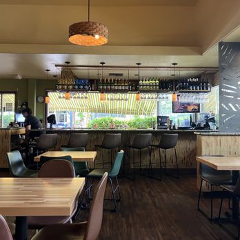 Uahi Island Grill - Hawaiian Near Me - Kailua, Hawaii