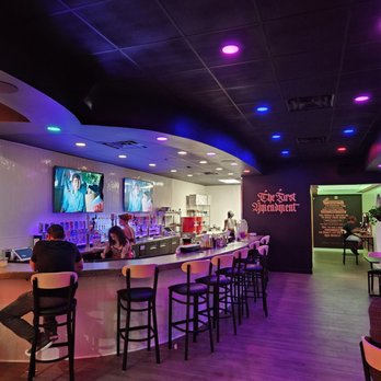 The First Amendment a Pizza Joint - The bar - Pizza Near Me - Claremont, California