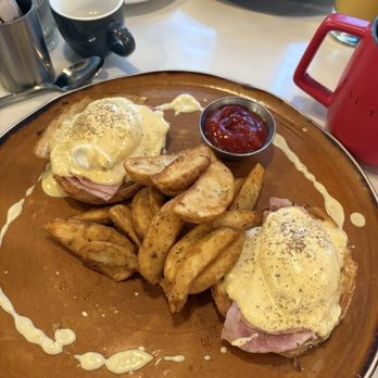 OEB Breakfast - Mission - Benedict - Breakfast & Brunch Near Me - Calgary, Alberta